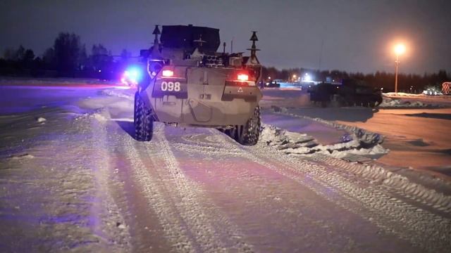 С аэродрома в Иванове продолжается отправка миротворцев в Казахстан смотреть онлайн