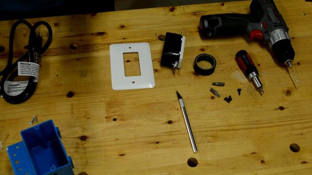 Night Stand, Part 3: Installing a USB outlet смотреть онлайн