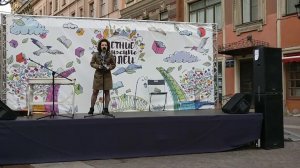 Ольга Туркина читает свои стихотворения.