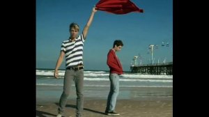 The Drums - Let's Go Surfing