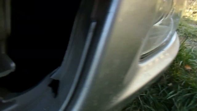 Ремонт Skoda Octavia за 1 минуту. Замена лампы ходовых огней. смотреть онлайн