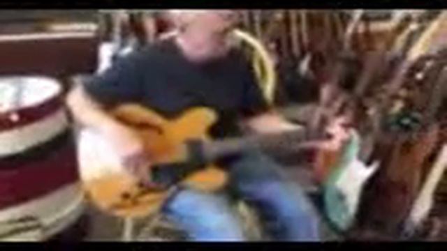 EB2 Gibson Bass Guitar смотреть онлайн