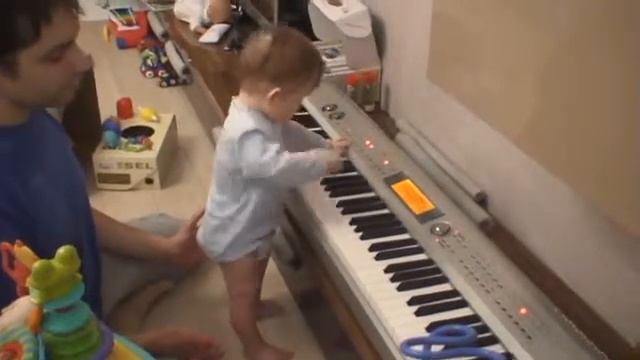 Гоше 9 месяцев.Сочиняет музыку смотреть онлайн