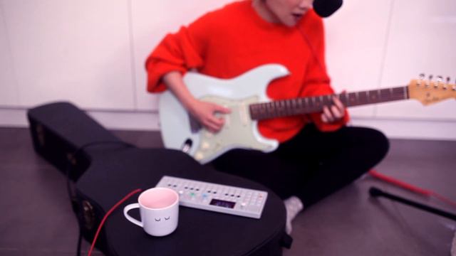 OP-1 Teenage Engineering x Fender Stratocaster смотреть онлайн