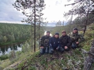 ПИЖМА.С ДРУЗЬЯМИ В ТАЙГУ.ПРОБИЛИ БАЛЛОН...ДОБЫВАЕМ ДОБЫВАЕМ РЫБУ И...