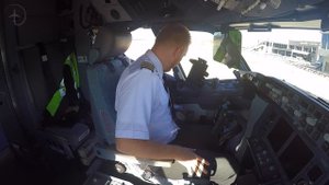 How does the aircraft Pilot seat work?
