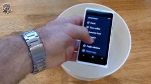 через сколько сгорит телефон упавший в воду? эксперимент