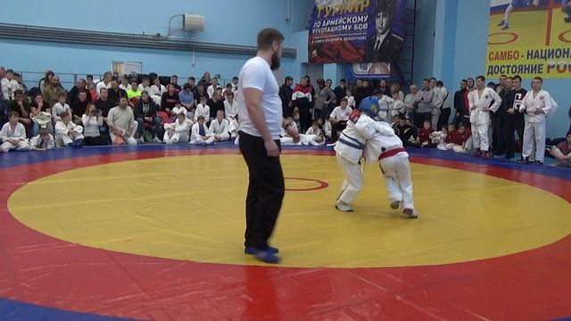 Бахтияров Костя в красном смотреть онлайн