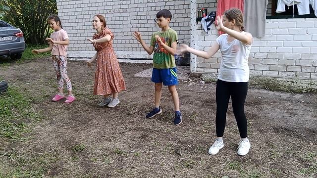 9Танец колесики.mp4