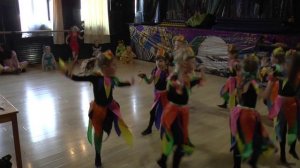 Папуасы, современный танец (дети 4-5 лет). Студия танца "Смайл"