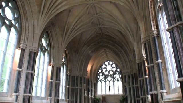 The beauty of Kylemore Abbey in Ireland смотреть онлайн