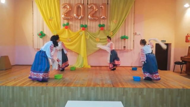 танец с тазиками смотреть онлайн