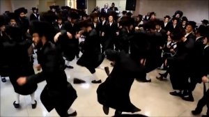 ESTRADARADA - Вите Надо Выйти (Official Music Video) Еврейские танцы. Хасиды танцуют.
