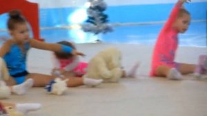 Художественная гимнастика. Первое выступление. Дети 4 - 5 лет. Гагарин декабрь2014 года