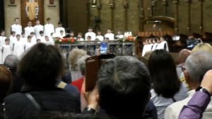 Испания,Монтсеррат, хор мальчиков исполняет Аве, Мария!