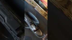 как снять ручку двери Audi a4b9 и Audi a5f5