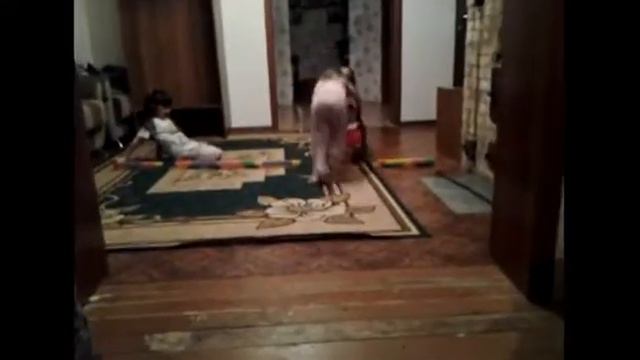 Малыши и машинка) Томочка одуванчик) апрель2017