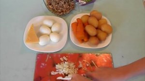 Слоёный Салат со Шпротами и Сыром кулинарный видео рецепт