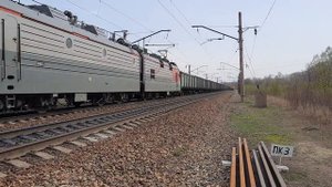 Электровозы 3ЭС5К-498 и 3ЭС5К-623 "Ермак" с грузовыми поездами.