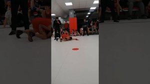 2/3 Зоиров Абубакр выиграл вторую схватку в турнире до 32кг. Москва