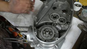 ДВИГАТЕЛЬ ИЖ ЮПИТЕР - 2.1968Г. СБОРКА КАРТЕРА И КПП.