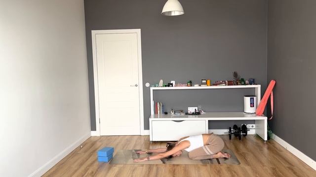 Сурья Намаскар или Приветствие солнышку ???#сурьянамаскар #йогадляновичков #намаскар #йогауроки