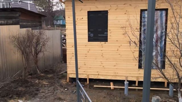Дача. 31 марта 2021. Растаял снег, много воды и грязь. Сделал забор от соседей слева! смотреть онлайн