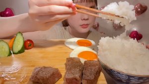 ASMR Fried Egg Wagyu Steak【Mukbang/ Eating Sounds】【English subtitles】