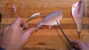 Как снять филе окуня без костей?
