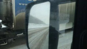 Зима! Фуры буксуют! Зато красиво!)