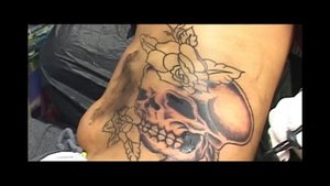 girl gets tattooed on hip by ses at blackwork M.mov