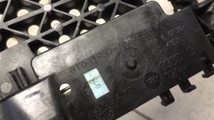 Заедает ручка задней двери (Audi Q5 / A4) - Решение