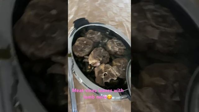 Vines leaves with meat cooked with land neck смотреть онлайн