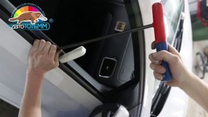 Выпрямление вмятин без покраски на двери белого Volkswagen Polo в "АвтоТОТЕММ" на Киевской