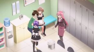 Учительница надела форму горничной