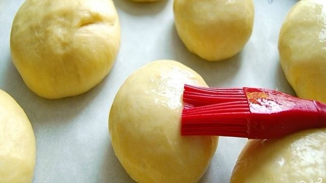 Пышные булочки из дрожжевого теста