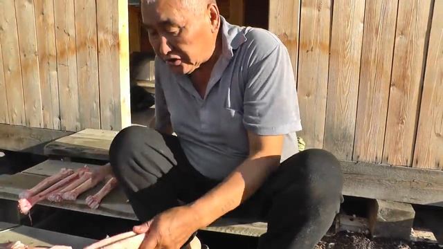 Костный мозг с ног оленя (самый вкусный деликатес).