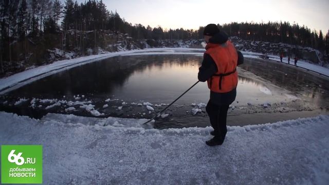 заготовка льда для строительства ледового городка