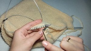 Анатомический капор из пуха норки спицами подробный мастер класс по вязанию