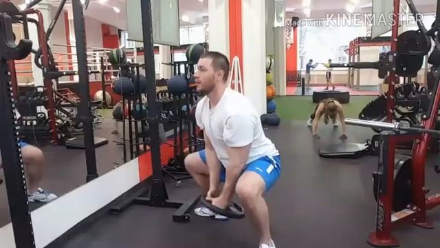 Подъем на бицепс и жим с блином смотреть онлайн