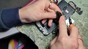 Xiaomi Redmi 8 постоянно показывает вставлены наушники нет звука решаем проблему