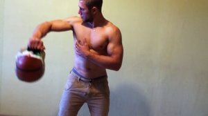 как накачаться в домашних условиях: качаем плечи