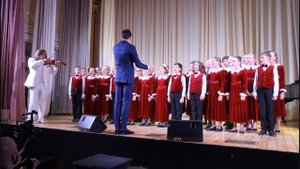"Прекрасное далеко", Вардан Маркос и Большой детский хор им.  Попова