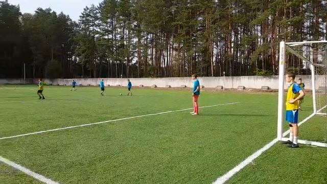 УСИЛЕННАЯ ТРЕНИРОВКА  ФУТБОЛИСТОВ КЛУБА "КИНГ". НАШИ ТРЕНИРОВОЧНЫЕ СБОРЫ В   ЛАГЕРЕ "ИСКРА" 2022 г.