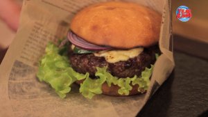 Бургер с трюфельным соусом