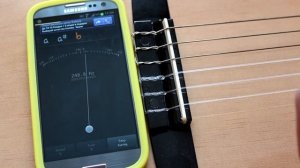 Настраиваем гитару с помощью телефона