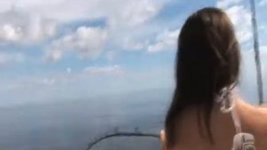 Девчонки на морской рыбалке