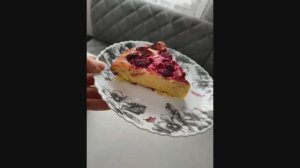 Творожная запеканка с ягодами.