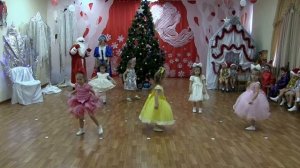 "В гости к елке мы пришли"