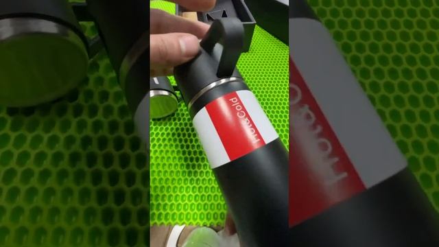 Набор Vacuum flask set Термос 500 мл. с 3 кружками. Держит температуру 12 часов! смотреть онлайн